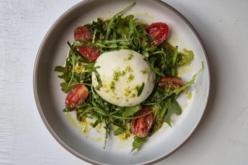 alatsi pool bar restaurant home 03a