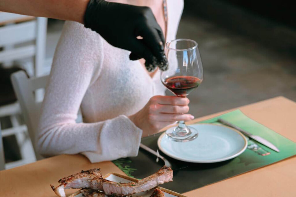 alatsi pool bar restaurant home 04a